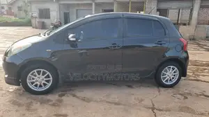 Toyota Vitz 1.3 AWD 5dr 2010 Black
