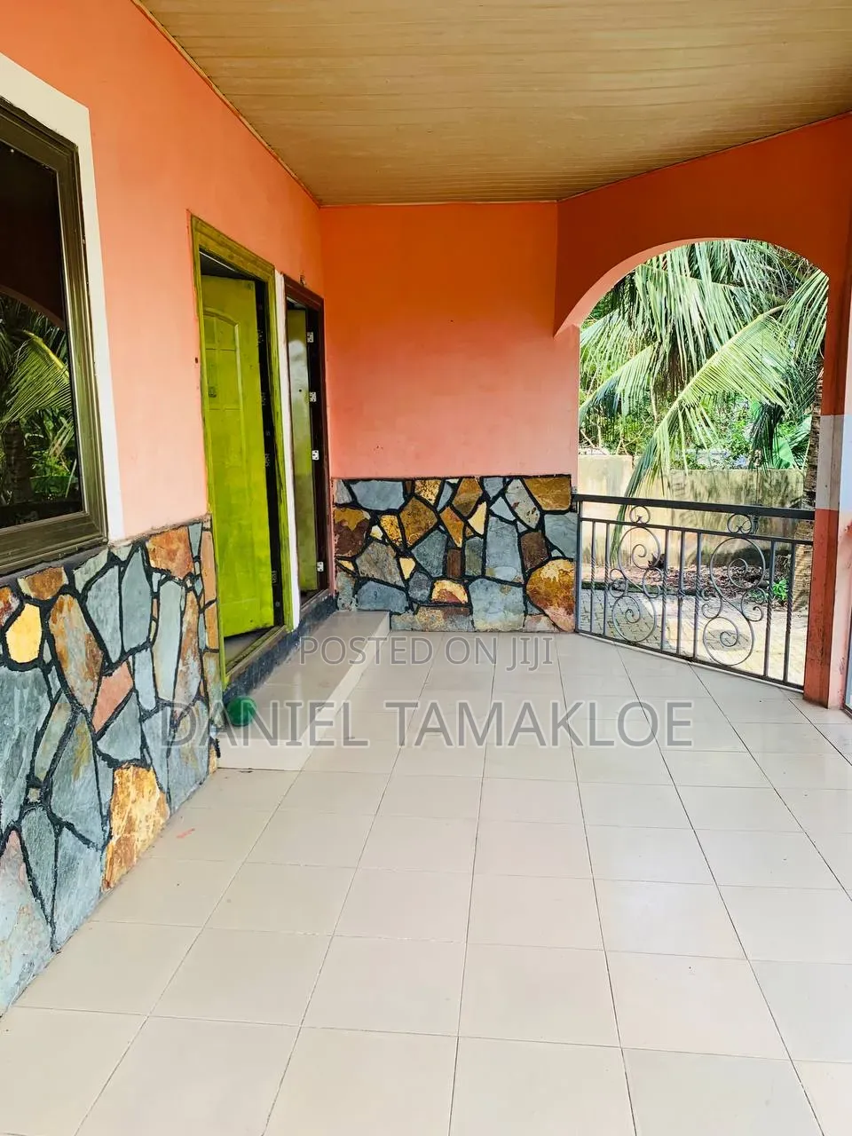 5bdrm House in Daniel Tamakloe, Boi for sale