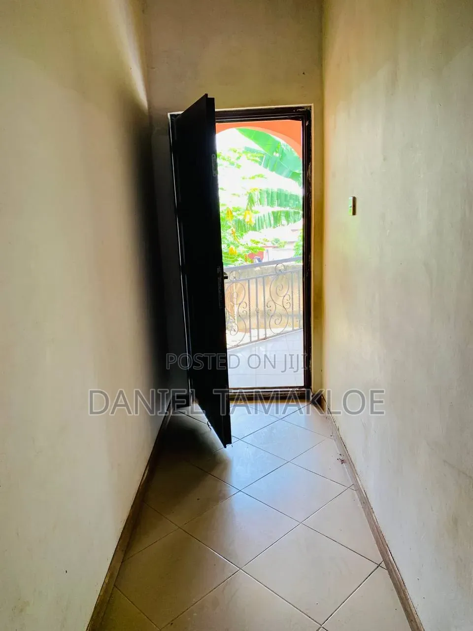 5bdrm House in Daniel Tamakloe, Boi for sale