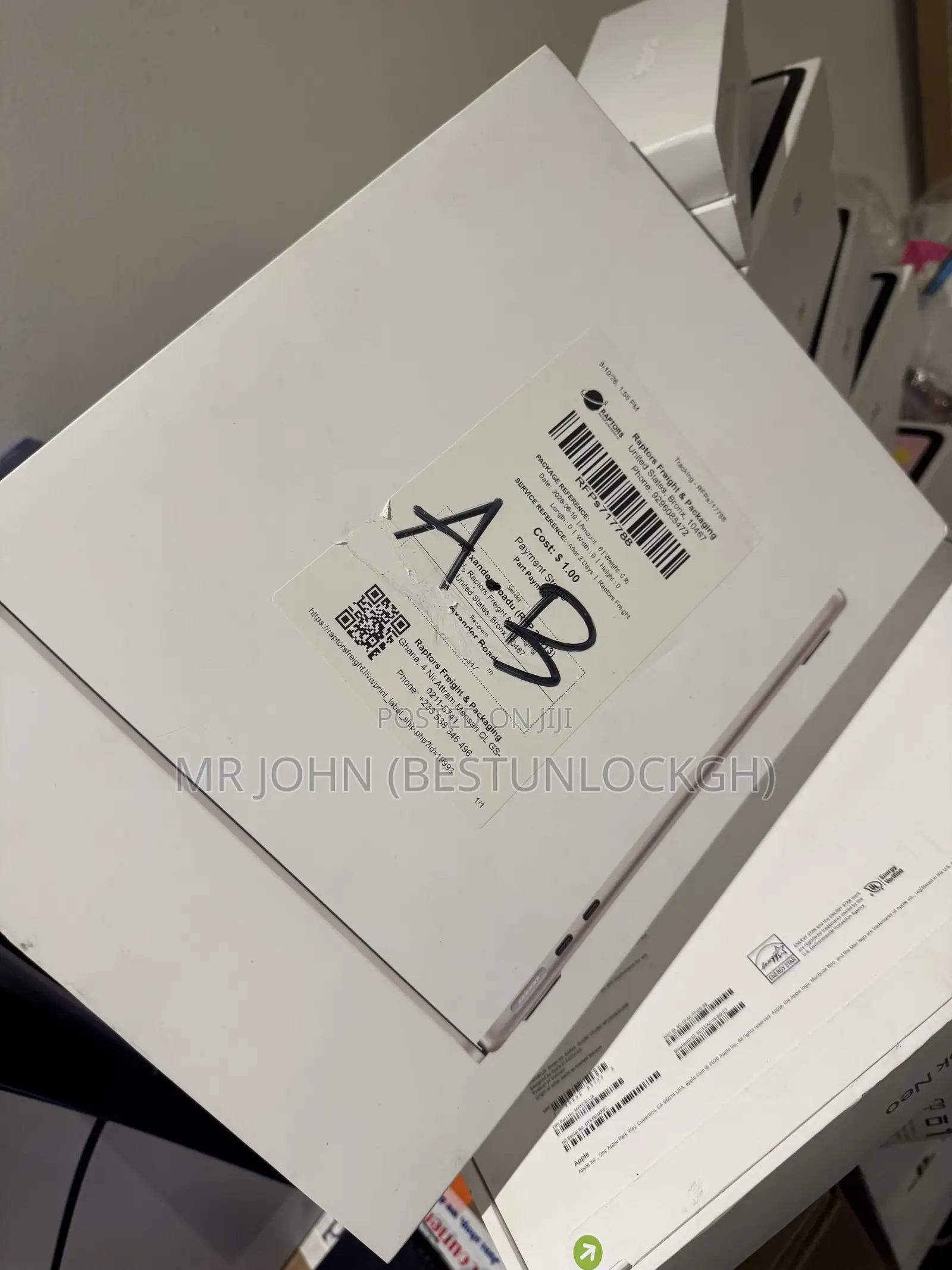 New Laptop Apple MacBook Air 2024 M3 16GB Apple M3 SSD 512GB