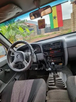Nissan Hardbody 2009 White