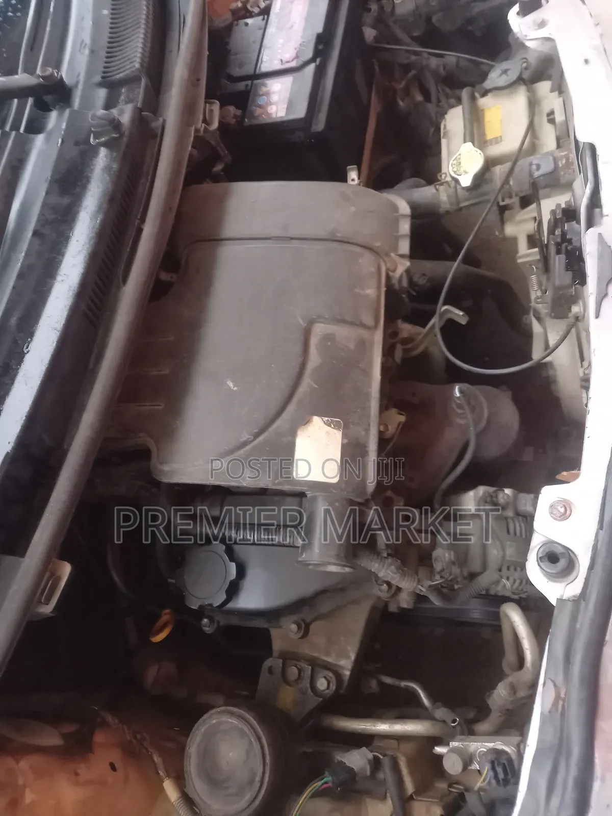 Toyota Vitz 1.3 FWD 3dr 2010 Ivory