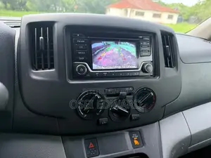 Nissan NV200 SV 2018 White