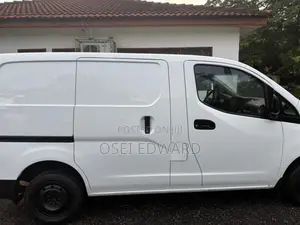 Nissan NV200 SV 2018 White