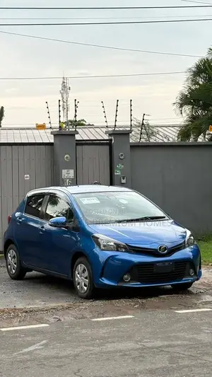 Toyota Vitz 1.3 AWD 3dr 2016 Blue