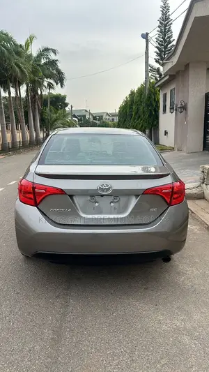 Toyota Corolla SE Special Edition 4dr Sedan (1.8L 4cyl CVT) 2017 Beige