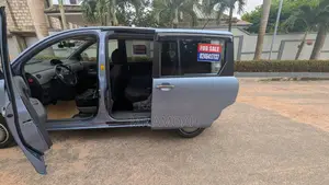 Toyota Sienta 2013 Blue