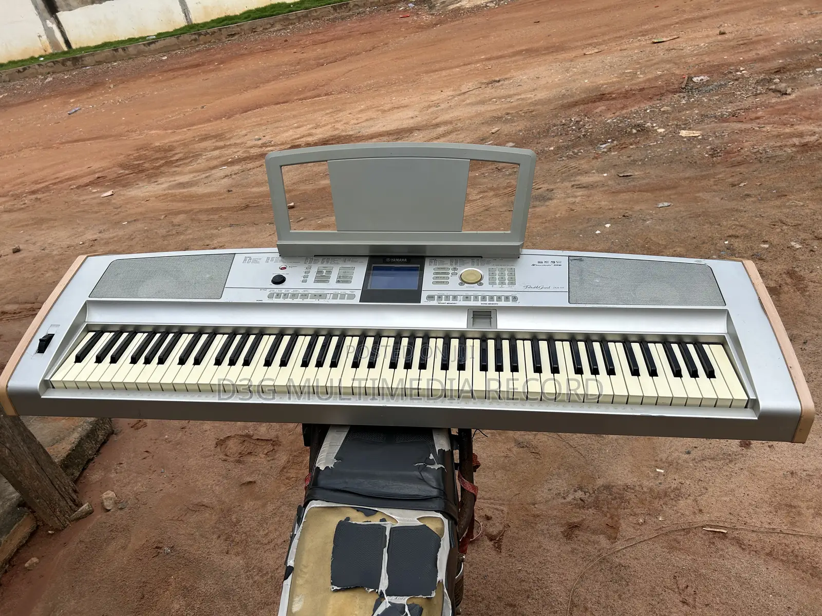 Yamaha DGX 505 Keyboard Organ