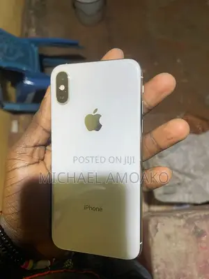 Apple iPhone XS 64 GB White