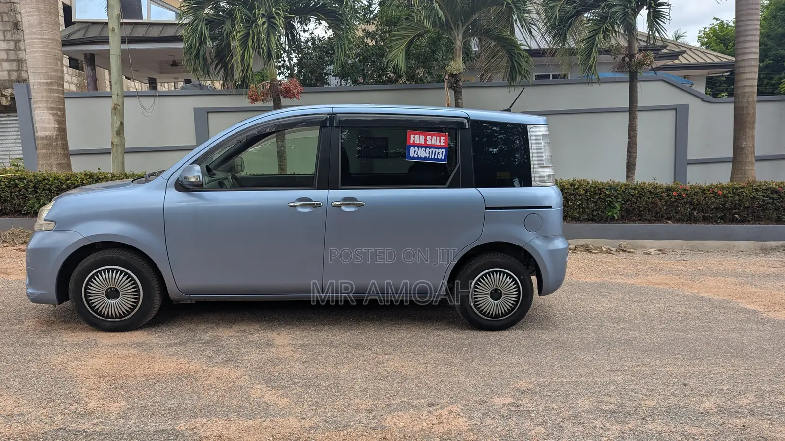 Toyota Sienta 2013 Blue