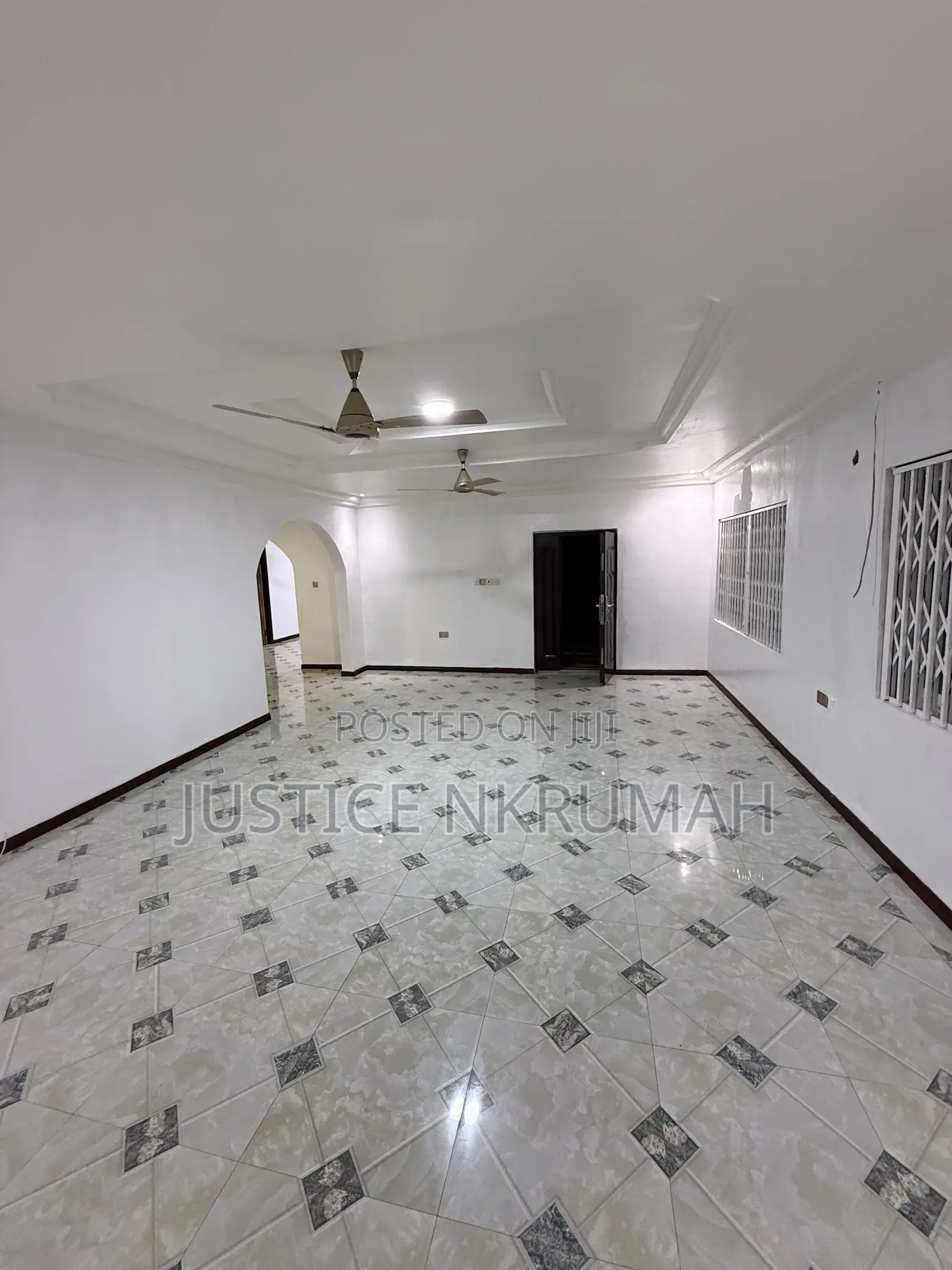 4bdrm Apartment in West Hills Mall Area for rent