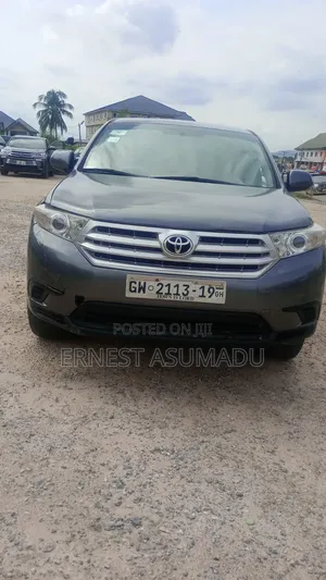 Toyota Highlander 2.7L 2WD 2013 Gray
