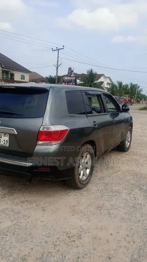 Toyota Highlander 2.7L 2WD 2013 Gray