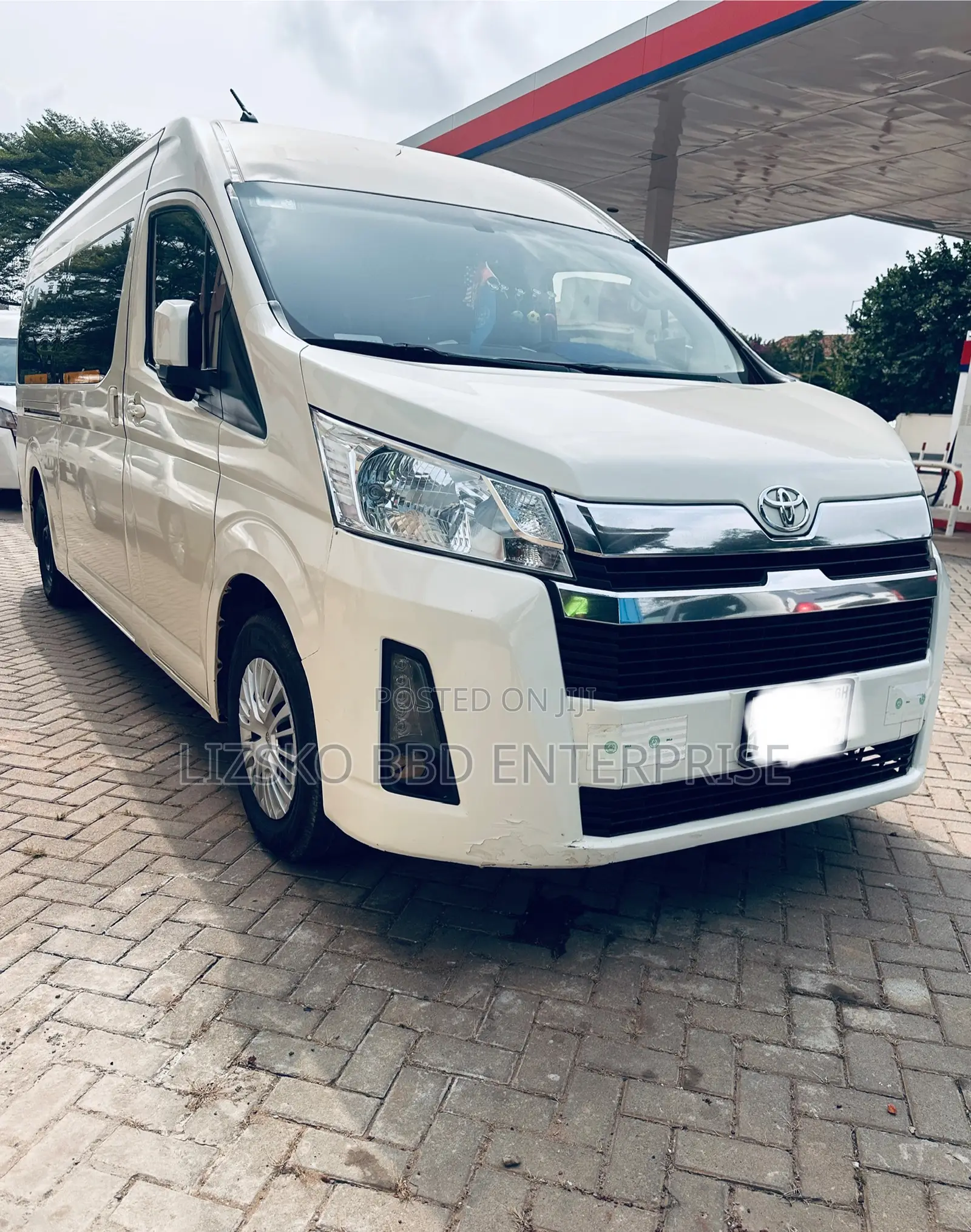Hiace Buses Available for Rentals