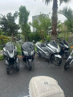 Suzuki Burgman 2017 White