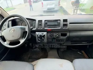 Toyota HiAce 2012 White