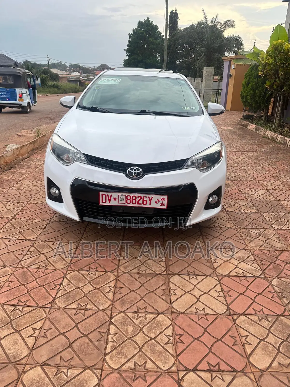 Toyota Corolla S 4dr Sedan (1.8L 4cyl CVT) 2016 White