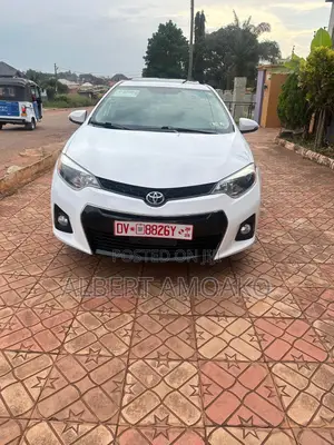 Toyota Corolla S 4dr Sedan (1.8L 4cyl CVT) 2016 White