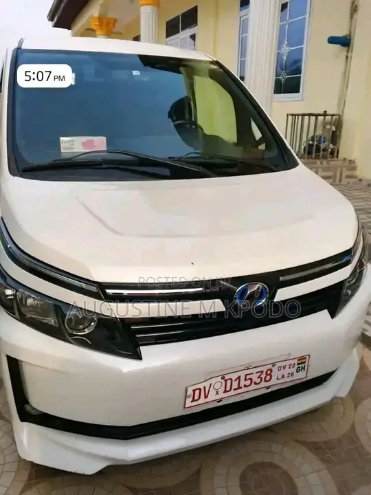 Toyota Voxy 2015 White
