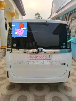 Toyota Voxy 2015 White