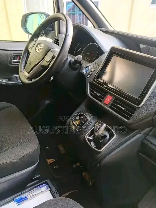 Toyota Voxy 2015 White