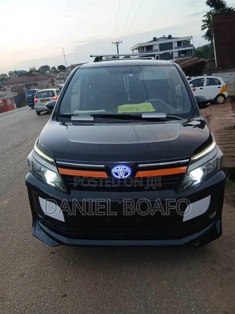 Toyota Voxy SV Premium 2014 Black
