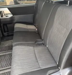 Toyota Voxy 2011