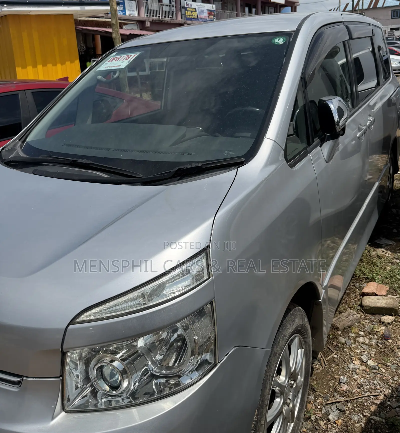 Toyota Voxy 2010 Silver