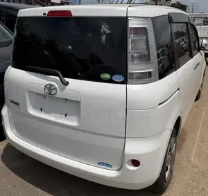 Toyota Sienta 2013 White
