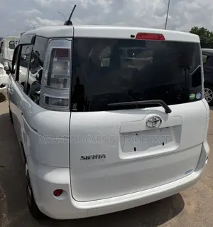 Toyota Sienta 2013 White