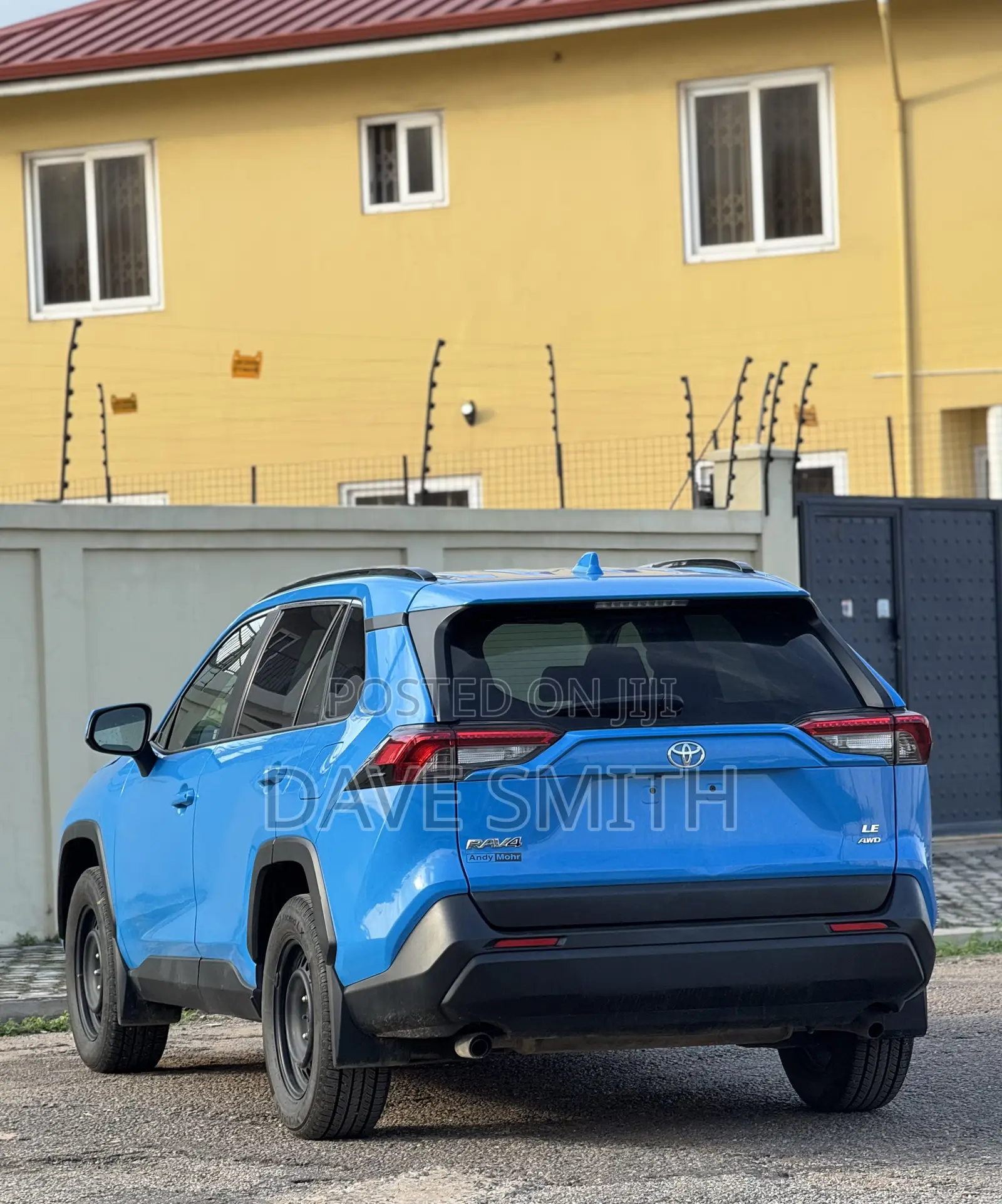 Toyota RAV4 LE AWD 2019 Blue