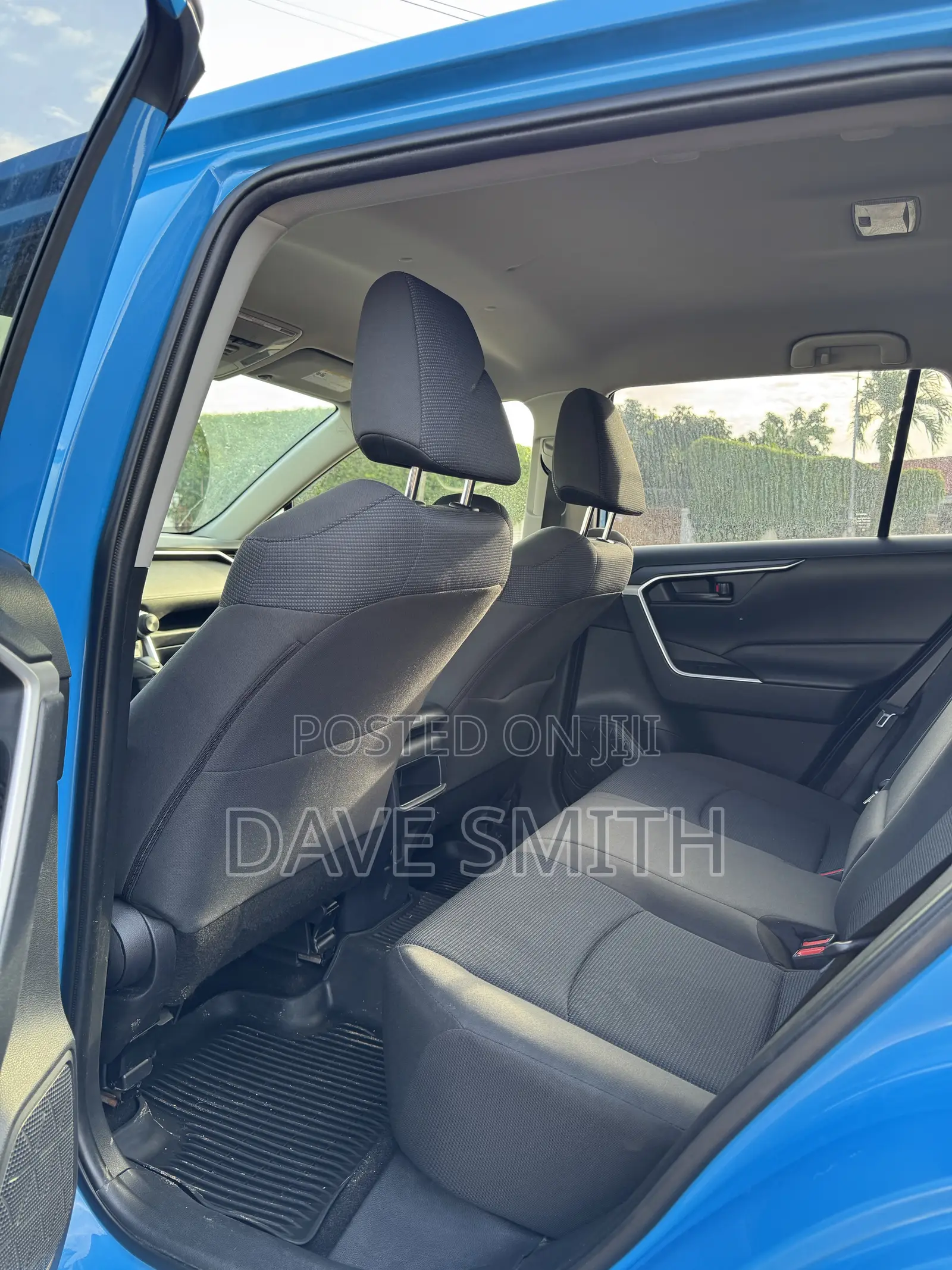 Toyota RAV4 LE AWD 2019 Blue