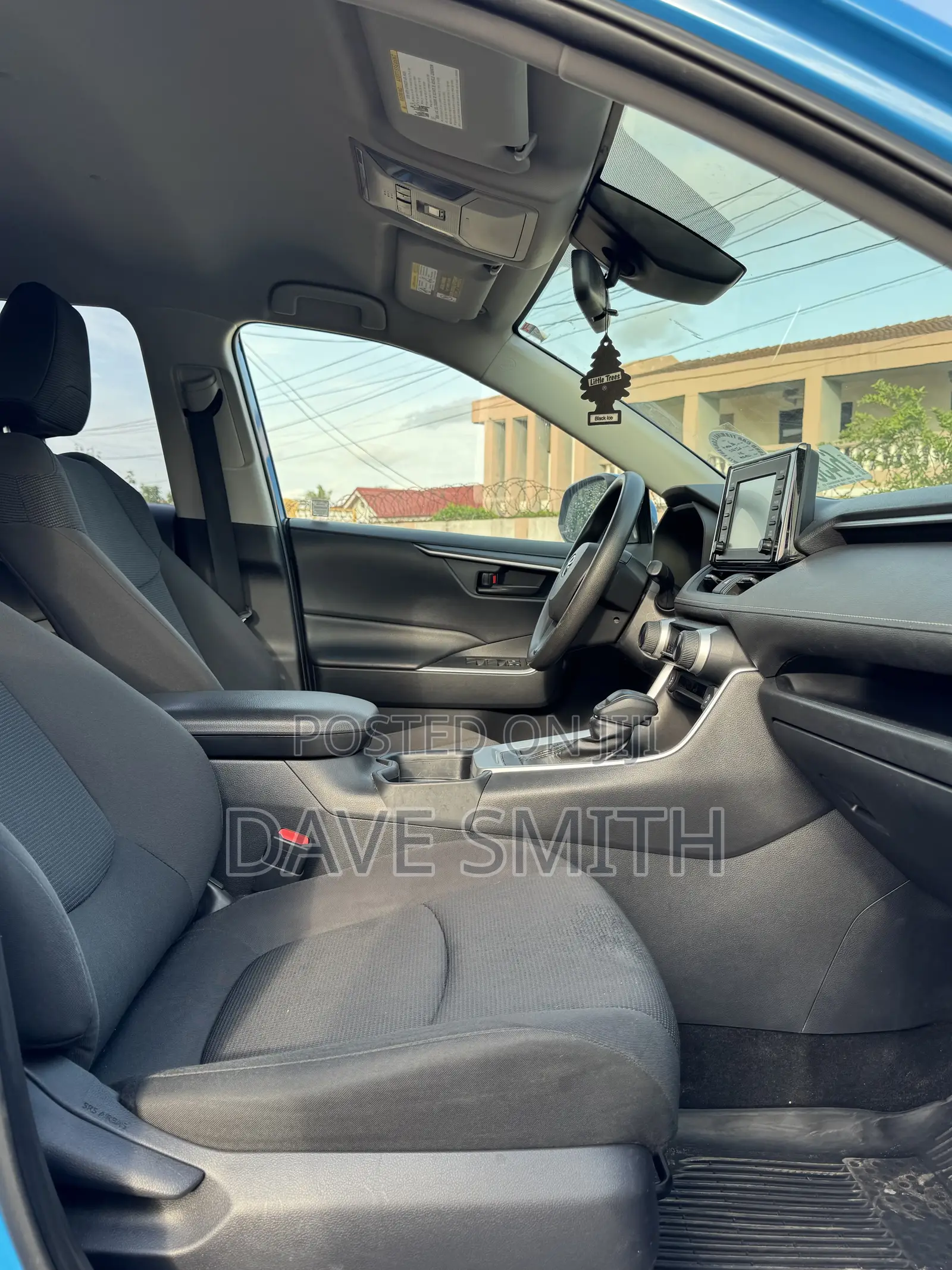 Toyota RAV4 LE AWD 2019 Blue