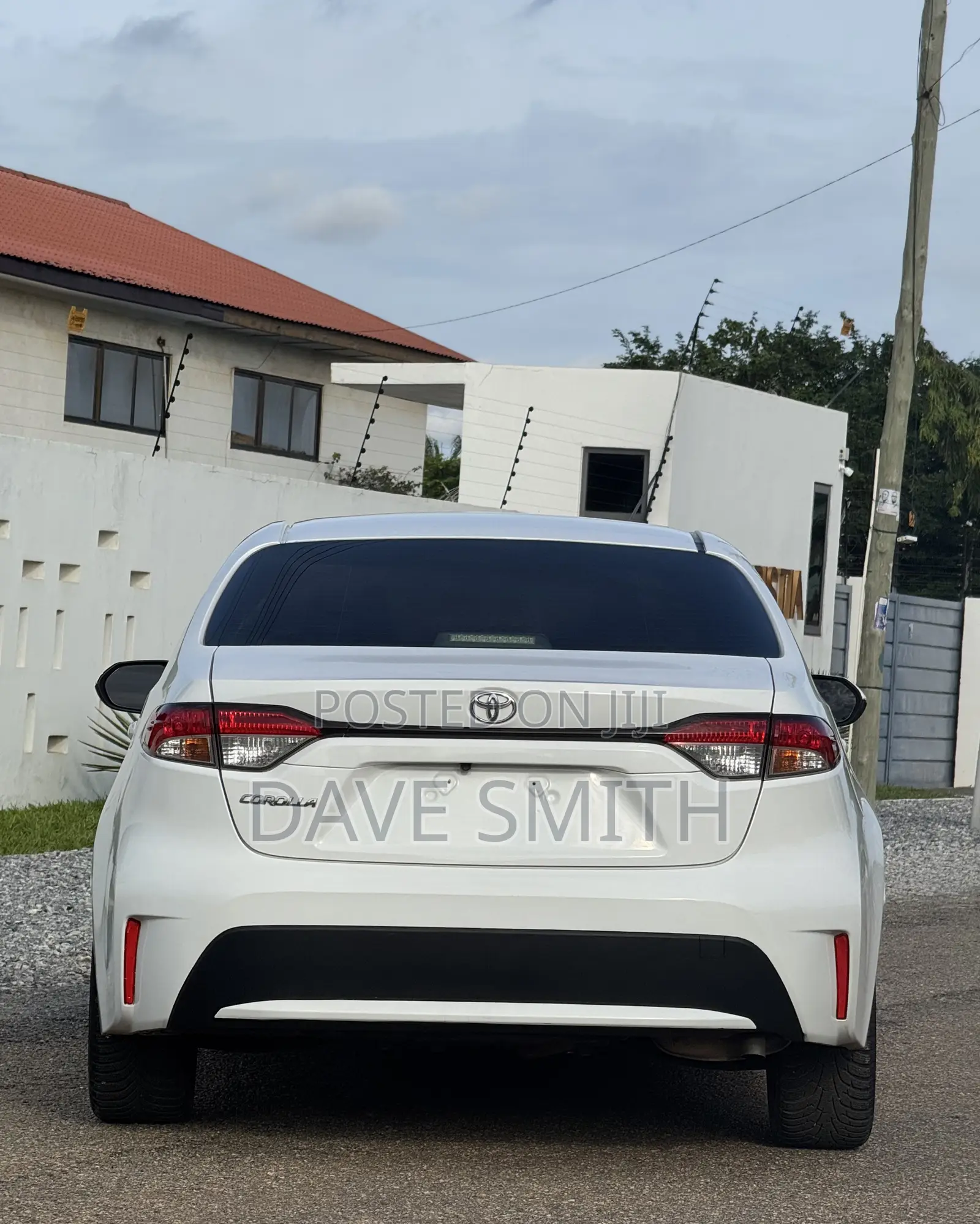 Toyota Corolla LE 2020 White