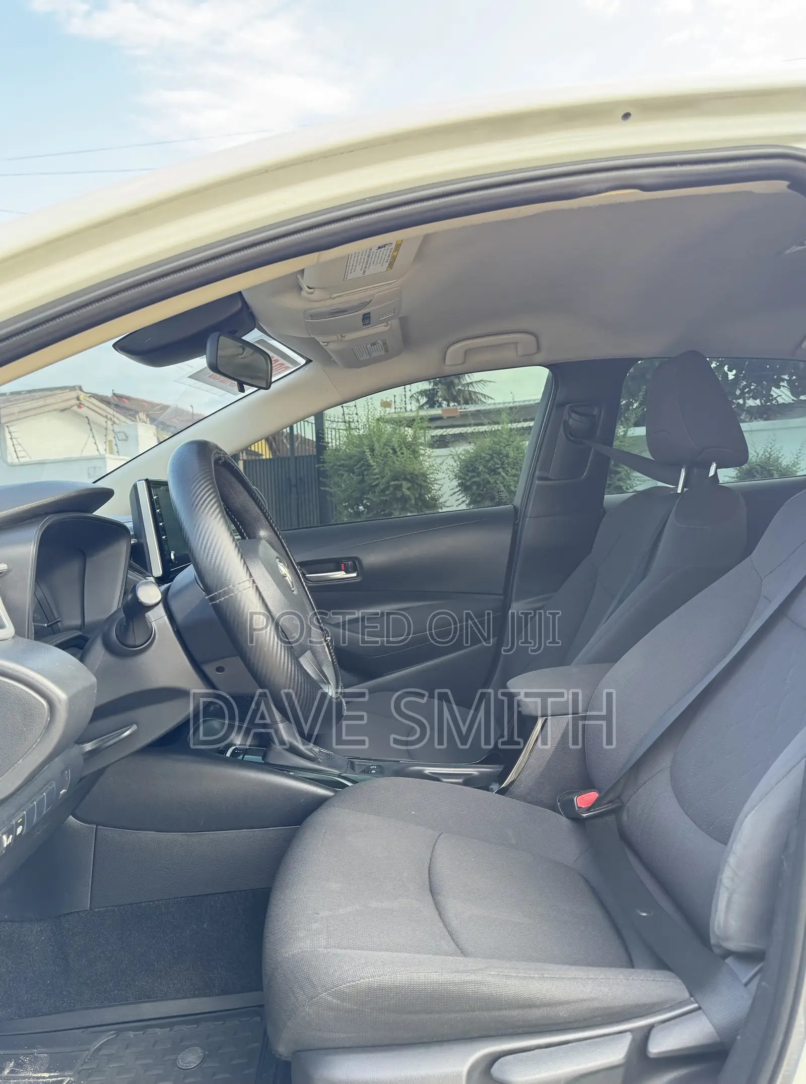 Toyota Corolla LE 2020 White