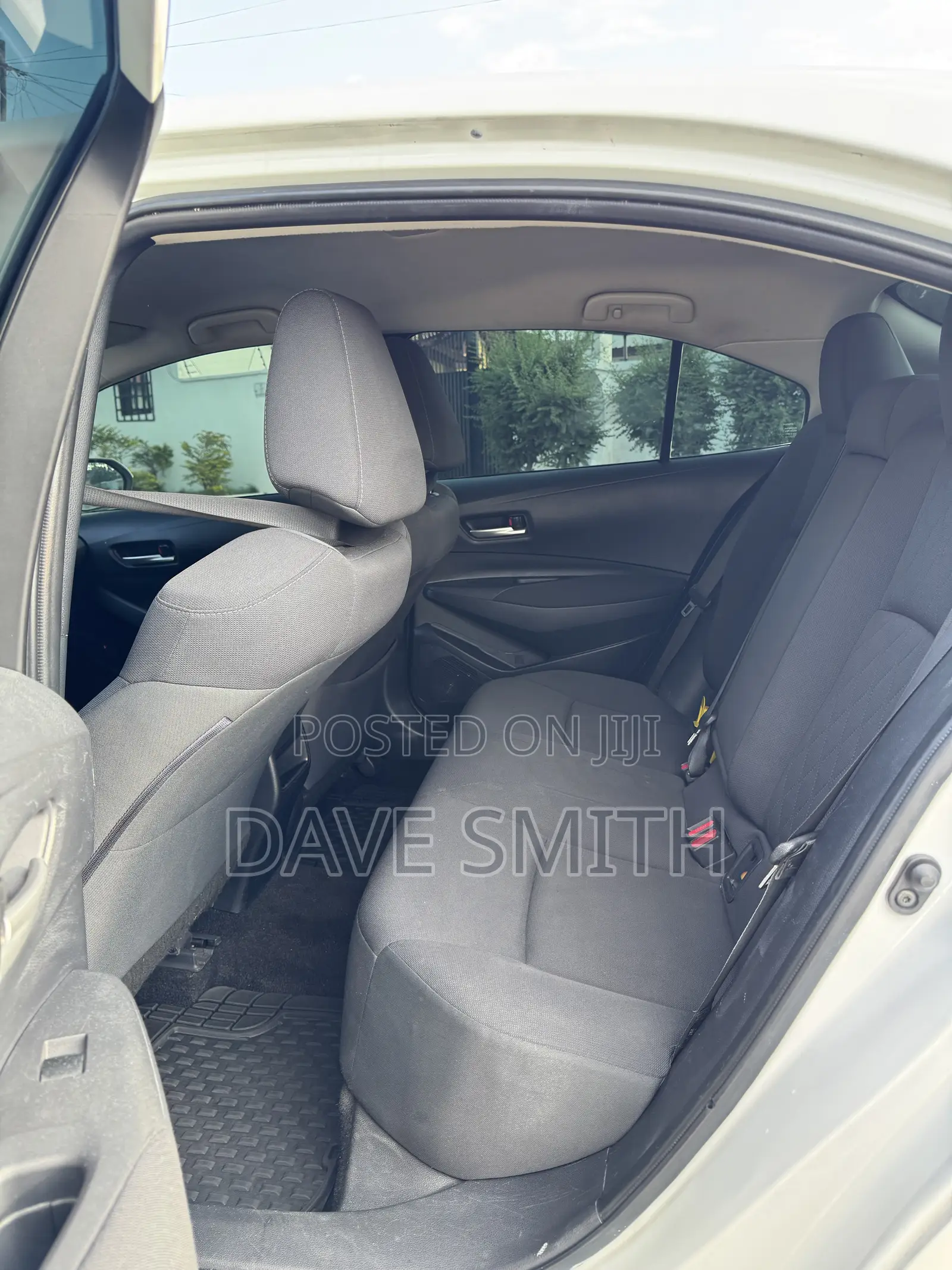 Toyota Corolla LE 2020 White
