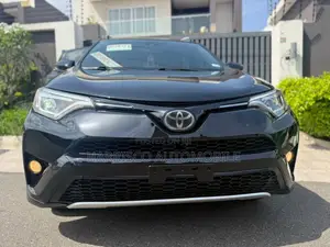 Toyota RAV4 XLE 4dr SUV (2.5L 4cyl 6A) 2018 Black