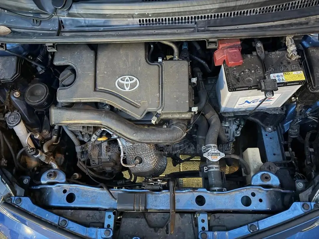 Toyota Vitz 1.3 AWD 3dr 2016 Blue