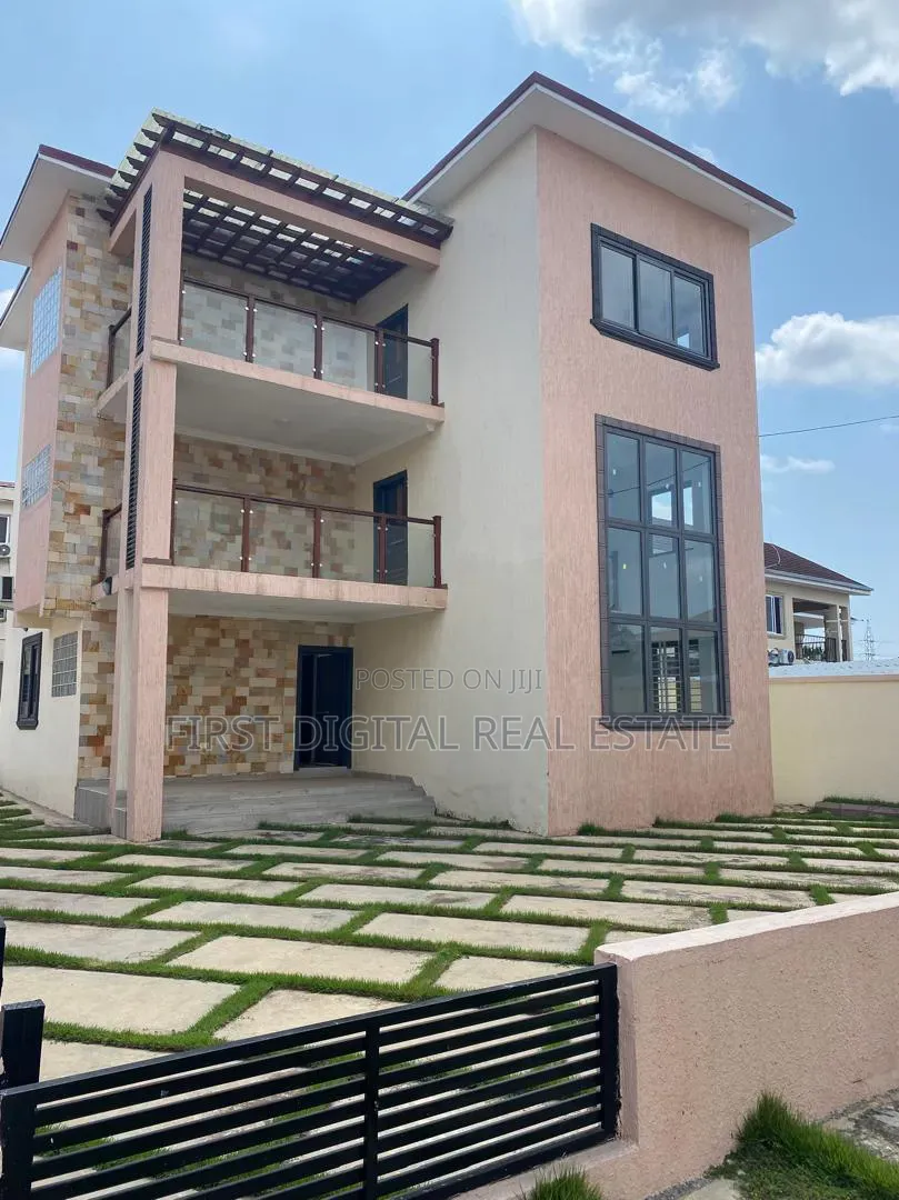 4bdrm House in First Digital Real, The Mall for sale