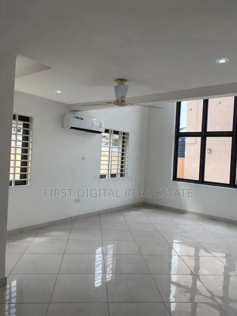 4bdrm House in First Digital Real, The Mall for sale