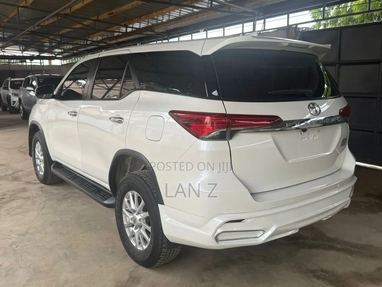 Toyota Fortuner 2.7 AWD 2017 White