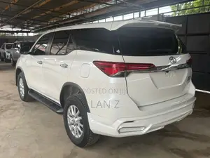 Toyota Fortuner 2.7 AWD 2017 White