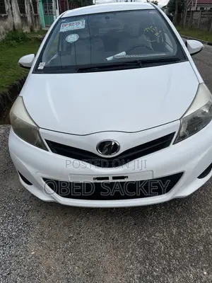 Toyota Vitz 1.3 AWD 3dr 2013 White
