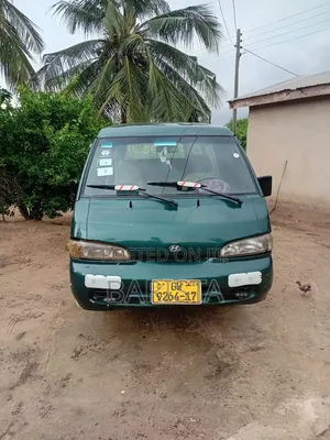 Hyundai H-100 2003 Green