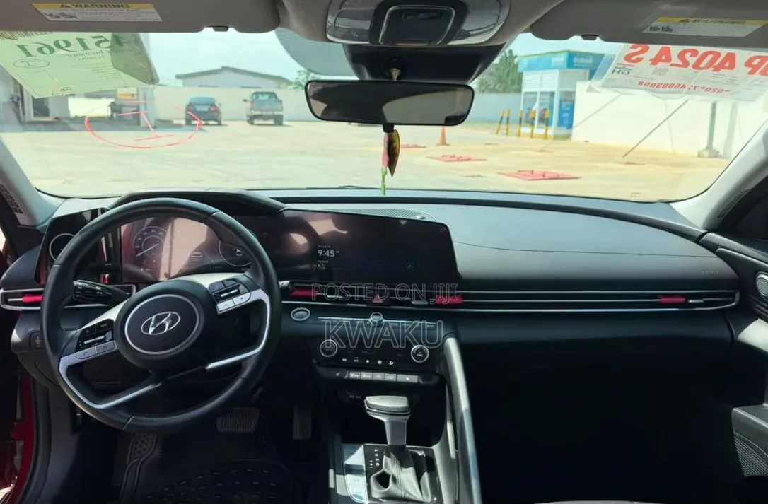 Hyundai Elantra 2023 Red