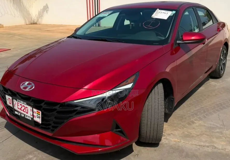 Hyundai Elantra 2023 Red