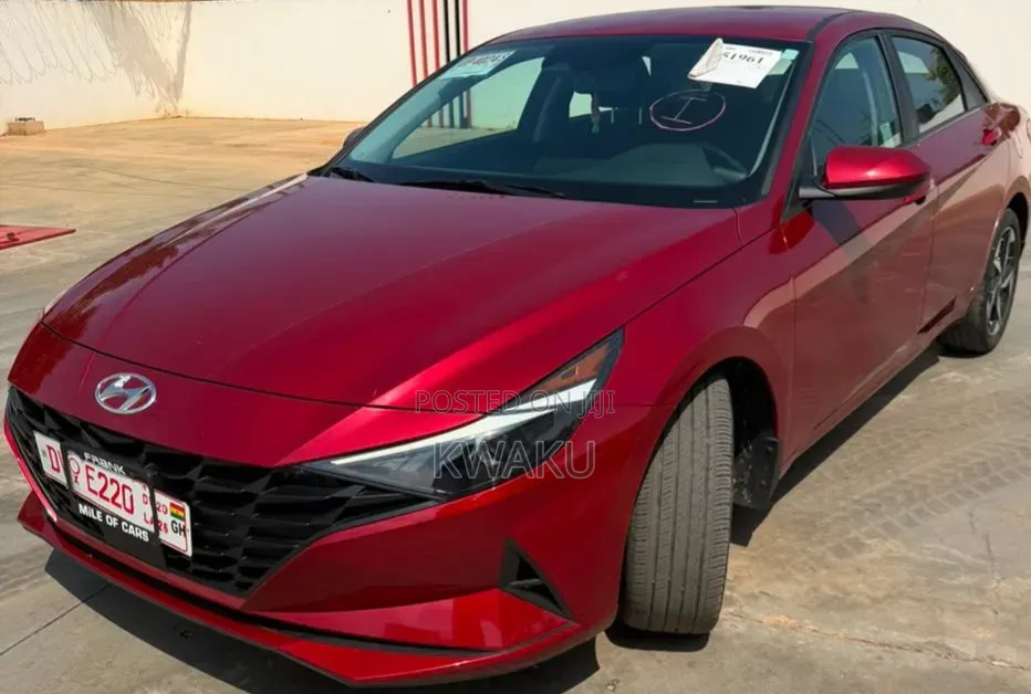 Hyundai Elantra 2023 Red