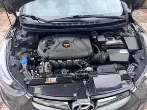 Hyundai Elantra SE Sedan FWD (1.8L 4cyl 6A) 2016 Gray