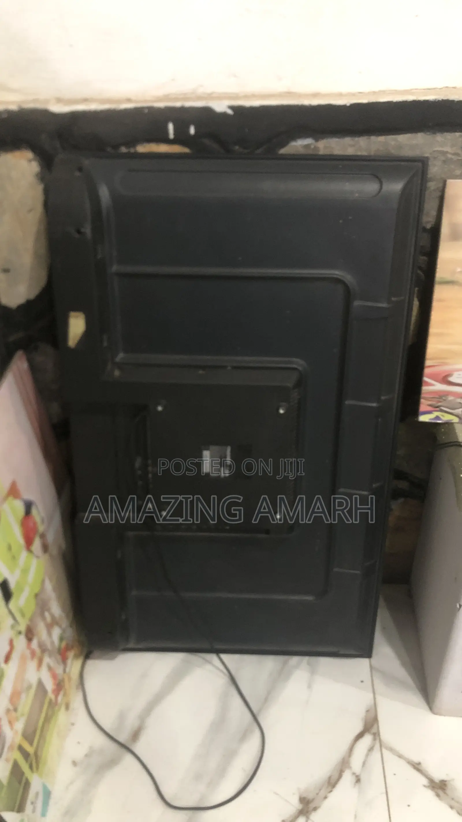 A Screen Broken Nasco 42 Inches