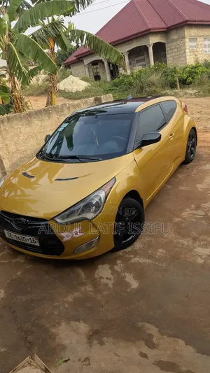 Hyundai Veloster Veloster (Standard) 2013 Gold